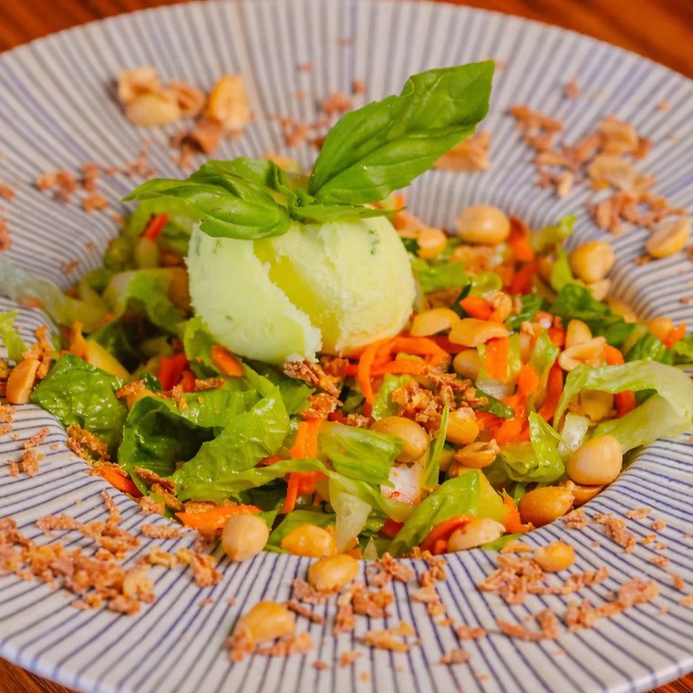 Ensalada de pollo Hanoi