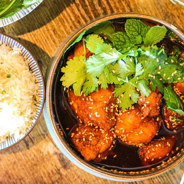 Ga Sot Cay Mat Ong (Pollo picante)